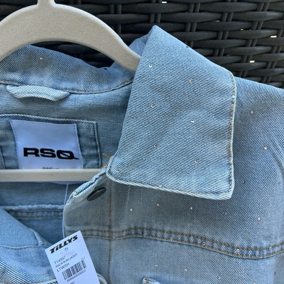 Tilly’s Bling Jean Jacket , size M, NWT, light blue color, 4 total pockets - Picture 4 of 5